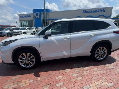 Used 2021 Toyota Highlander Limited AWD/4WD image 7