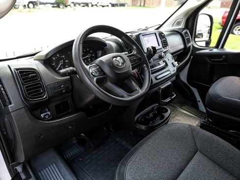 Used 2023 RAM ProMaster 2500 FWD image 2