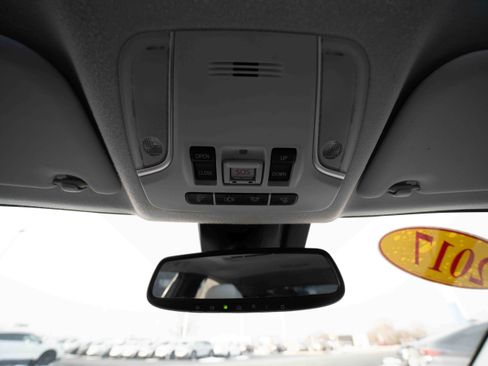 Used 2017 Toyota Prius Four image 18