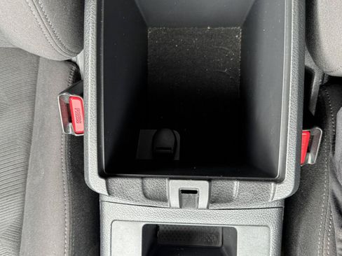 Used 2016 Nissan Rogue S FWD image 21
