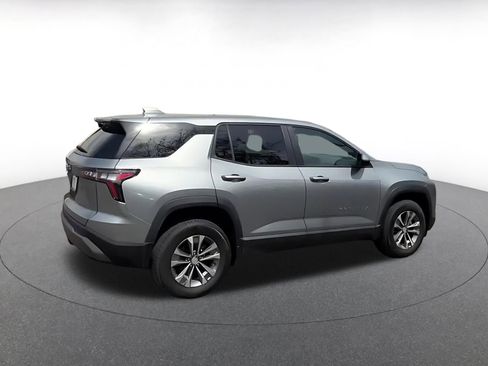 Used 2025 Chevrolet Equinox LT AWD/4WD image 12