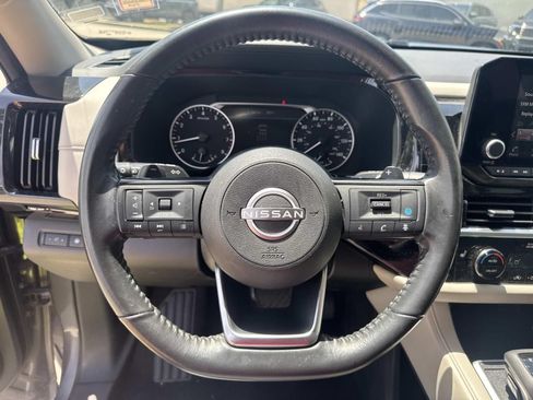 Used 2024 Nissan Pathfinder SV FWD image 22