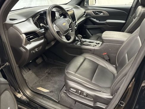 Used 2023 Chevrolet Traverse LT w/ LT Premium Package AWD/4WD image 12