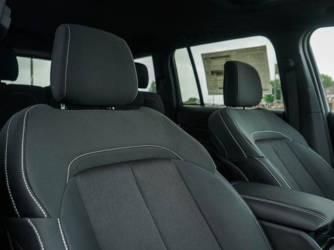 New 2025 Jeep Grand Cherokee Laredo X w/ Luxury Tech Group I image 12