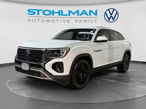 Used 2024 Volkswagen Atlas Cross Sport SE w/ Panoramic Sunroof Package AWD/4WD image 1