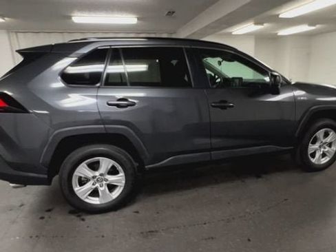Used 2020 Toyota RAV4 LE AWD/4WD image 9