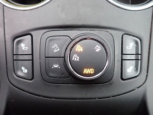 Used 2023 GMC Terrain SLE w/ Driver Convenience Package image 22