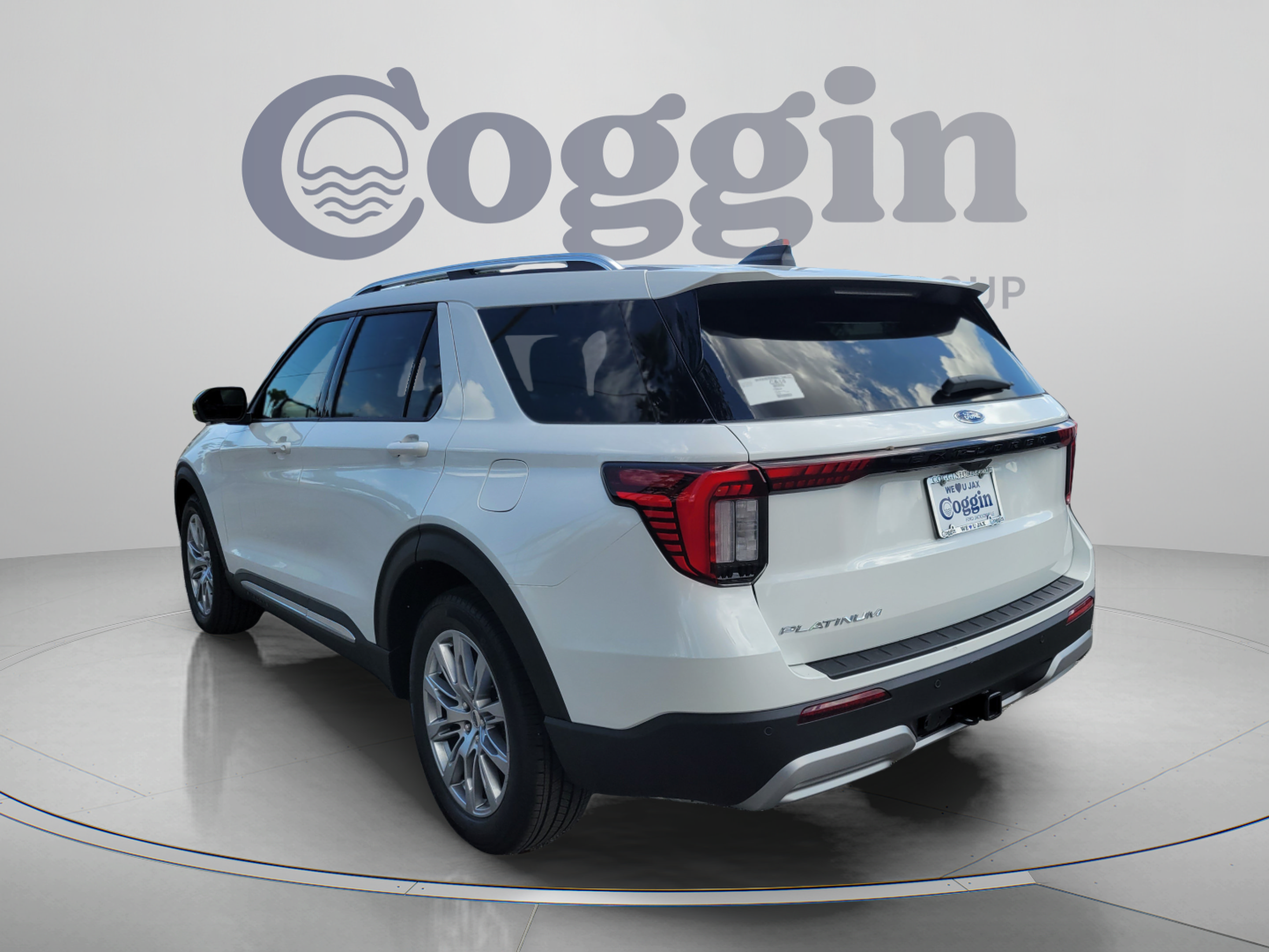 New 2026 Ford Explorer Platinum RWD image 2