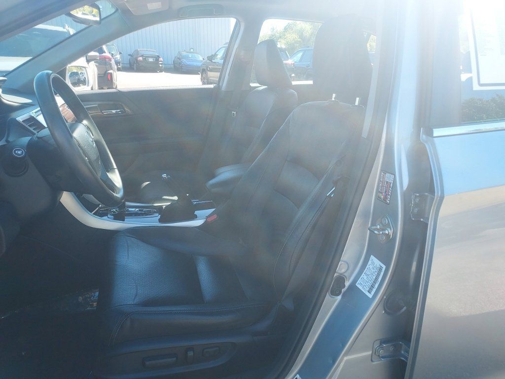 Used 2017 Honda Accord EX-L image 32