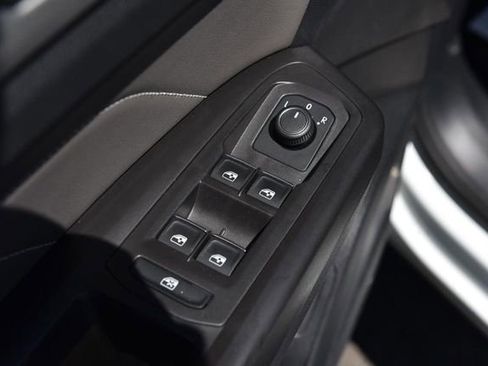 Certified 2023 Volkswagen Atlas Cross Sport SE image 8