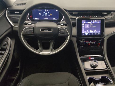 Used 2023 Jeep Grand Cherokee L Laredo image 22