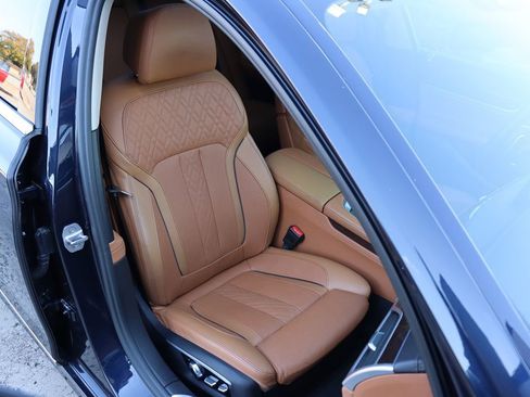 Used 2017 BMW 750i xDrive image 34