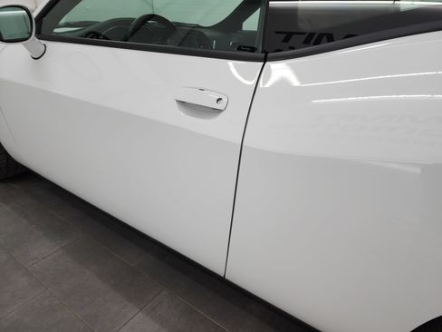 Used 2019 Dodge Challenger SRT Hellcat Redeye image 32