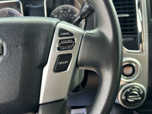 Used 2017 Nissan Titan SV AWD/4WD image 18