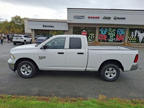 Used 2024 RAM 1500 Classic SLT image 6