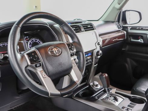 Used 2022 Toyota 4Runner Limited AWD/4WD image 23