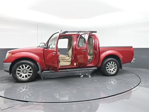 Used 2012 Nissan Frontier SL image 39
