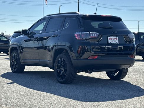 New 2026 Jeep Compass Latitude image 9