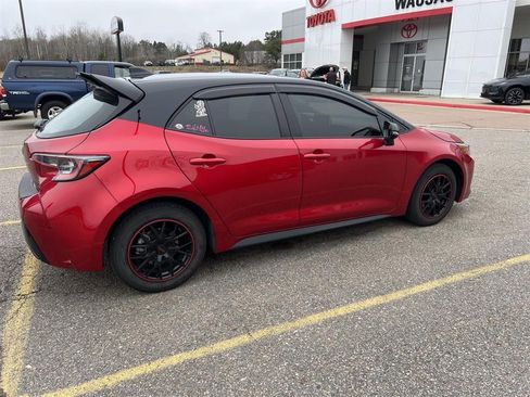 Used 2022 Toyota Corolla SE w/ SE Preferred Package image 3