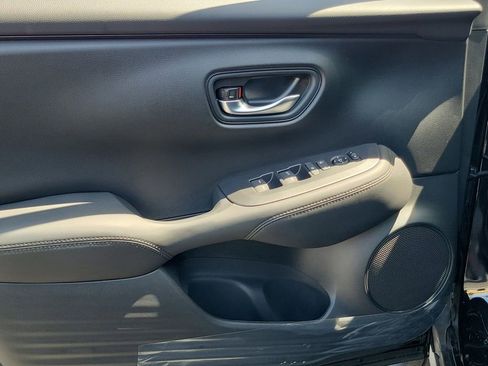 Certified 2026 Honda HR-V LX image 19