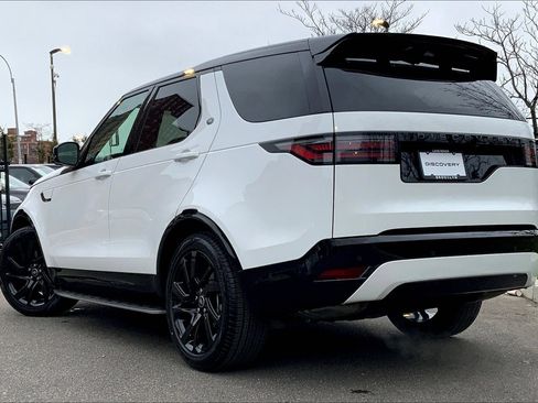 Certified 2025 Land Rover Discovery Dynamic SE AWD/4WD image 11
