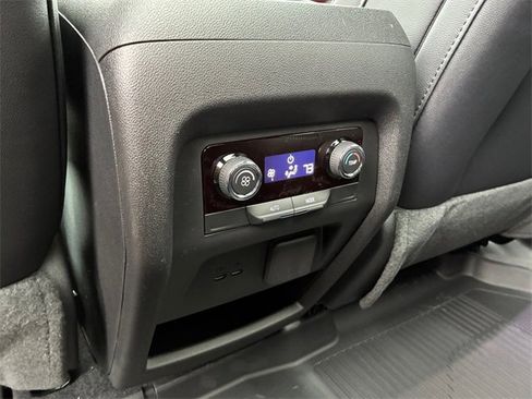 New 2026 Chevrolet Traverse LT w/ Sun and Wheel Package image 18