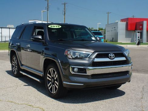 Used 2019 Toyota 4Runner Limited RWD image 2