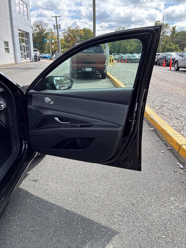 New 2026 Hyundai Elantra SEL Sport FWD image 19