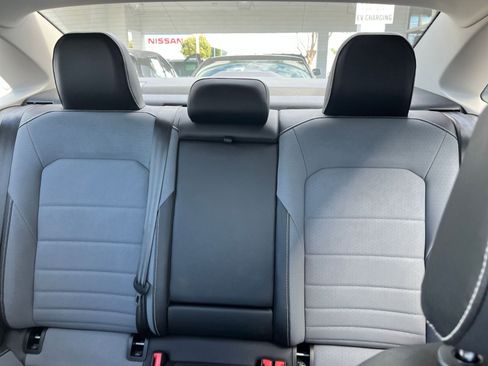 Used 2025 Volkswagen Jetta SE image 38