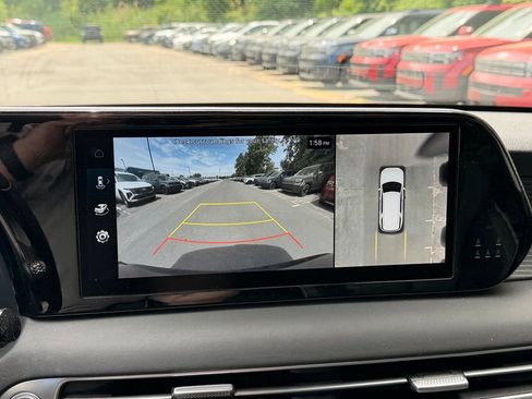 Used 2024 Hyundai Palisade Limited AWD/4WD image 16