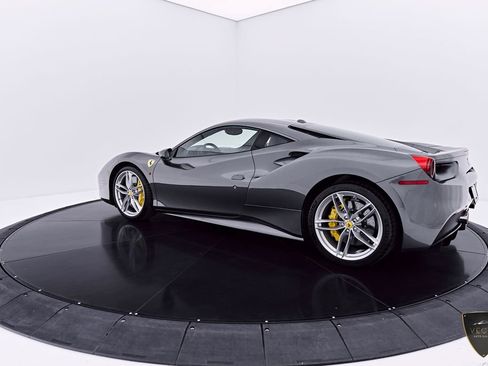 Used 2018 Ferrari 488 GTB RWD image 18