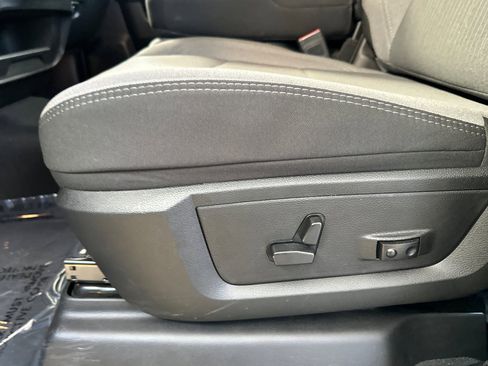 Used 2024 RAM 2500 Big Horn w/ Bed Utility Group image 13