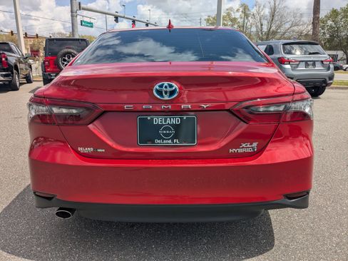 Used 2024 Toyota Camry XLE image 5