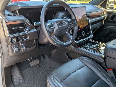 Used 2025 GMC Yukon Denali image 33