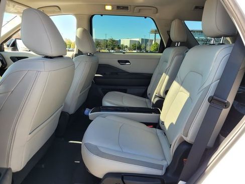 New 2026 Nissan Pathfinder SL AWD/4WD image 8