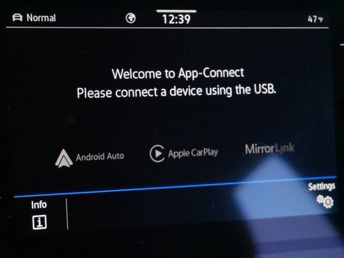 Certified 2023 Volkswagen Atlas Cross Sport SEL Premium R-Line image 27