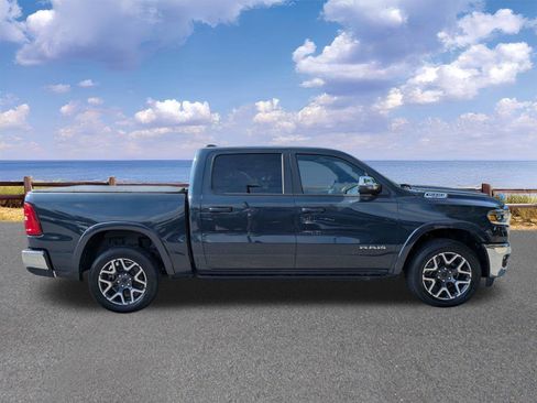 Certified 2025 RAM 1500 Laramie AWD/4WD image 9