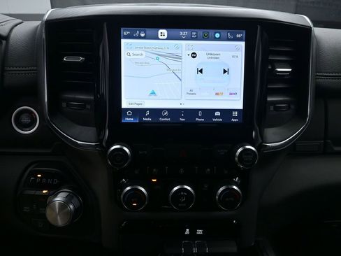 Used 2024 RAM 1500 Laramie image 11