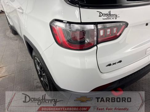 Used 2025 Jeep Compass Trailhawk AWD/4WD image 14