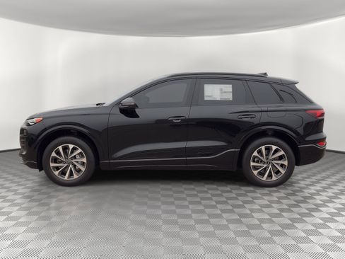 New 2025 Audi Q6 e-tron Premium image 2