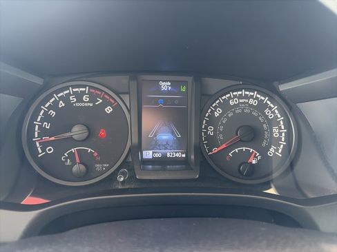 Certified 2020 Toyota Tacoma SR image 27