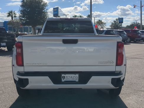 Used 2025 Chevrolet Silverado 3500 High Country w/ High Country Premium Package image 5