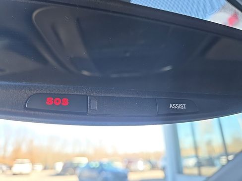 Used 2025 Chrysler Pacifica Select image 65