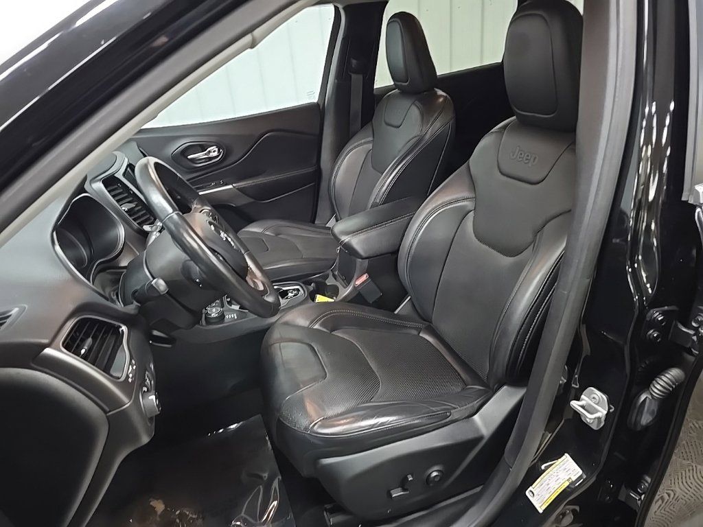 Used 2019 Jeep Cherokee Limited AWD/4WD image 30