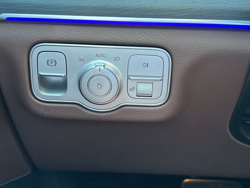 Certified 2025 Mercedes-Benz GLS 450 4MATIC image 26