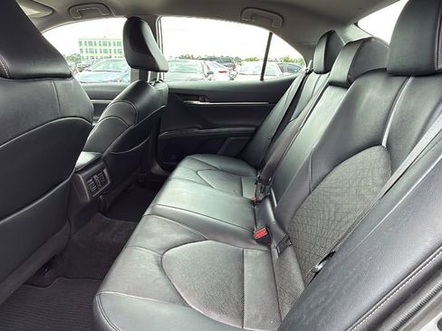 Used 2022 Toyota Camry XSE FWD image 15