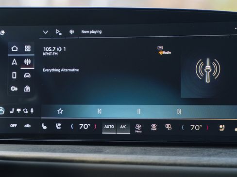 Used 2025 Audi Q5 Premium Plus w/ Premium Plus image 13