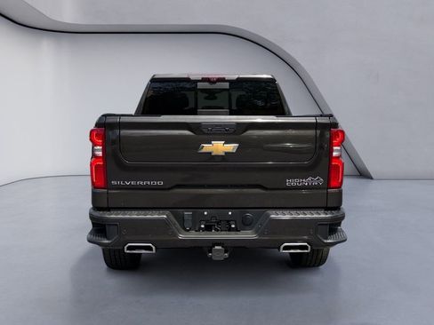 Used 2021 Chevrolet Silverado 1500 High Country w/ Technology Package AWD/4WD image 4