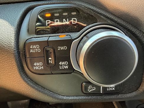 Used 2019 RAM 1500 Big Horn AWD/4WD image 12