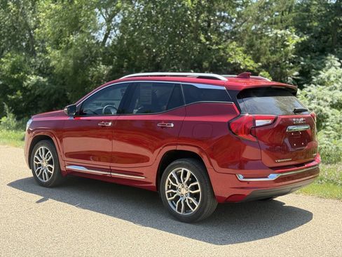 Used 2023 GMC Terrain Denali w/ Denali Premium Package AWD/4WD image 6